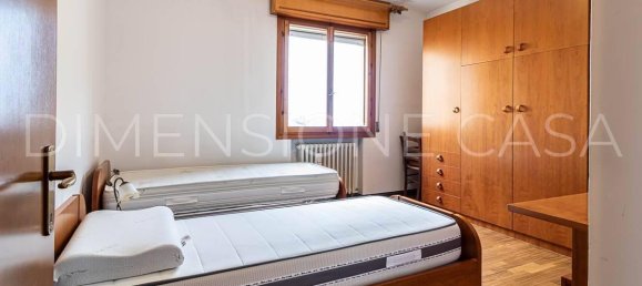 3 rooms Apartment in Carpi, Italy No. 39436 5