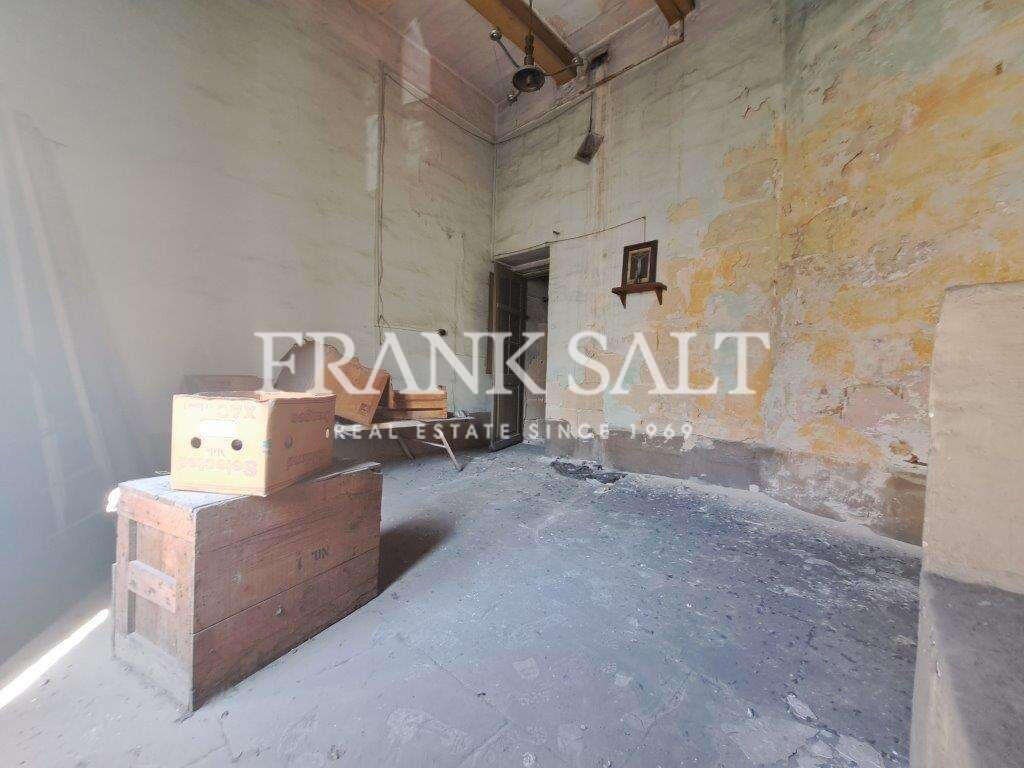 Tienda en Birkirkara, Malta 28 m² No. 13629