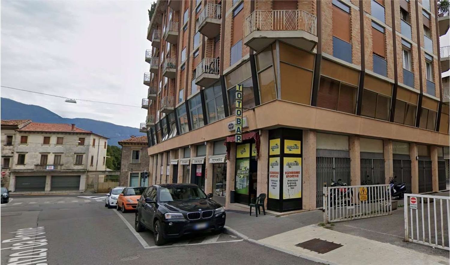 140m² Commercial property in Vittorio Veneto, Italy No. 286374