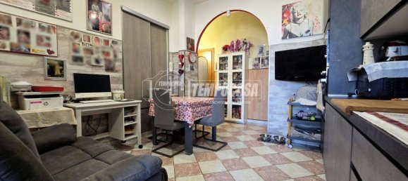 2 bedrooms Apartment in Turin, Italy No. 268327 3