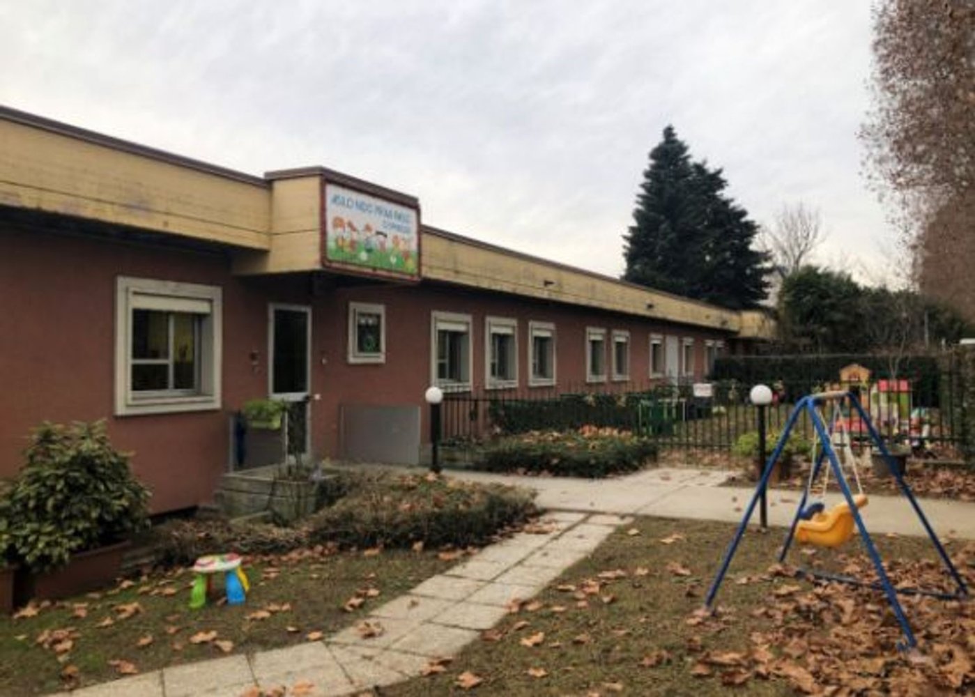 310m² Commercial property in Senago, Italy No. 274304