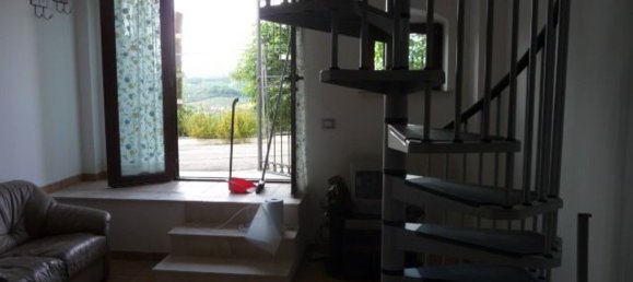 3 rooms Apartment in Monsampolo del Tronto, Italy No. 114337 3