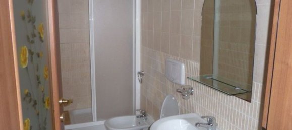 3 rooms Apartment in Monsampolo del Tronto, Italy No. 114337 5