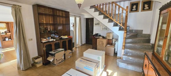 Дом с 6 комнатами в Кивассо, Италия № 192133 11