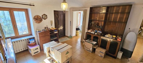 Дом с 6 комнатами в Кивассо, Италия № 192133 12