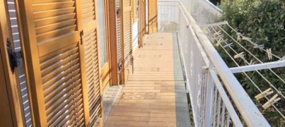 Дом с 6 комнатами в Кивассо, Италия № 192133 36