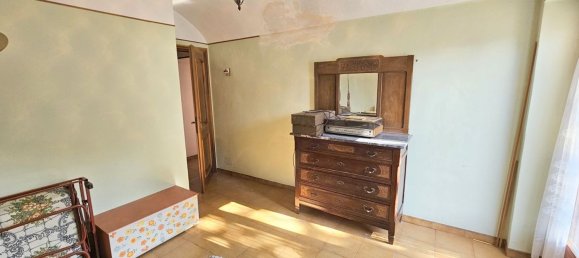 Дом с 6 комнатами в Кивассо, Италия № 192133 33