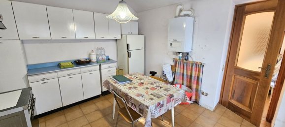 Дом с 6 комнатами в Кивассо, Италия № 192133 21