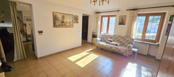 Дом с 6 комнатами в Кивассо, Италия № 192133 17