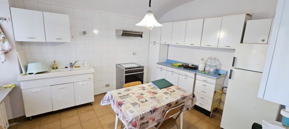 Дом с 6 комнатами в Кивассо, Италия № 192133 20