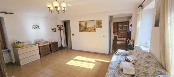 Дом с 6 комнатами в Кивассо, Италия № 192133 16