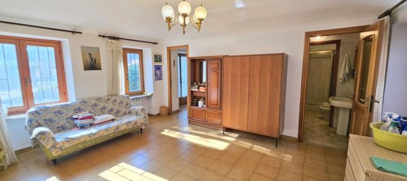 Дом с 6 комнатами в Кивассо, Италия № 192133 14