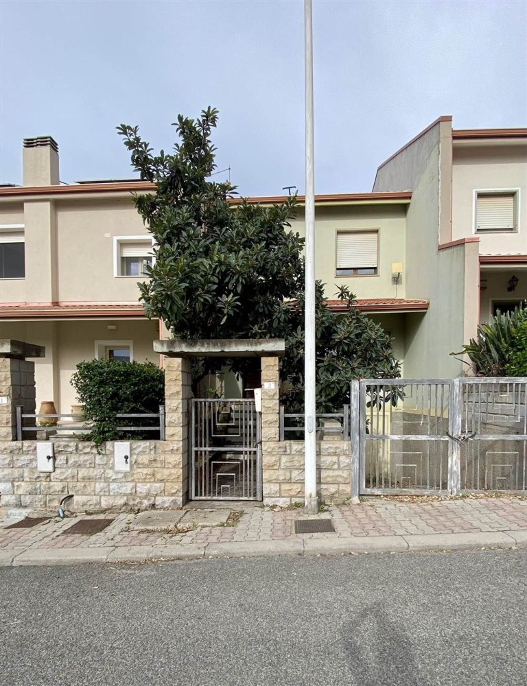 4 rooms House in Sardinia, Italy No. 250354