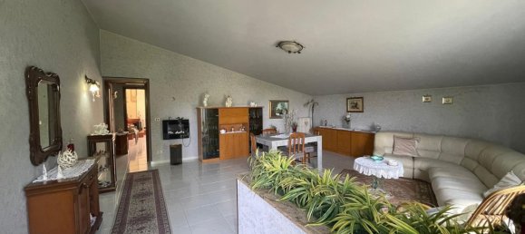4 bedrooms Apartment in Avellino, Italy No. 373529 3
