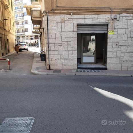2 rooms Commercial property in Gravina in Puglia, Italy No. 281340