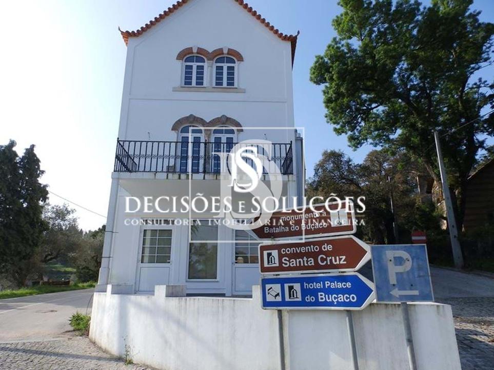 237m² Commercial property in Luso, Portugal No. 209637