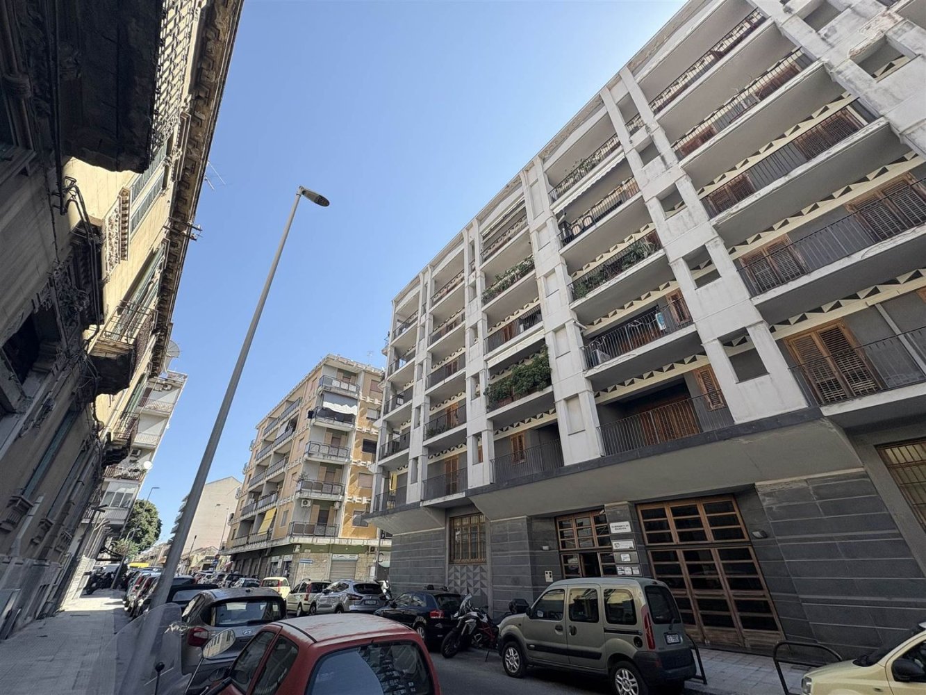 5 bedrooms Apartment in Messina, Italy No. 339685