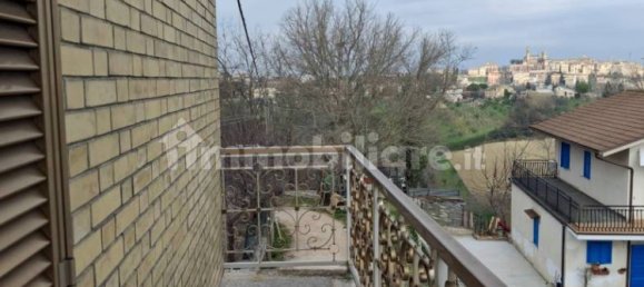 4 Schlafzimmer Haus in Mogliano, Italy, Nr. 102896 17