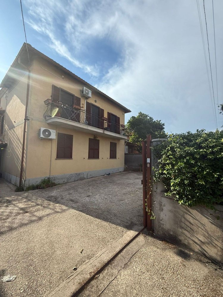 4غرفة شقة في Albano Laziale, Italy رقم 280002