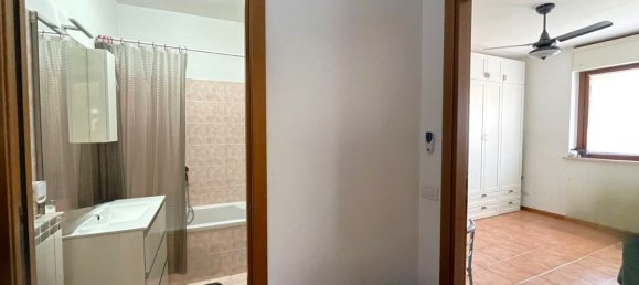 Квартира с 2 комнатами в Рим, Италия № 23278 15