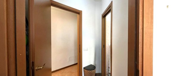 Квартира с 2 комнатами в Рим, Италия № 23278 10