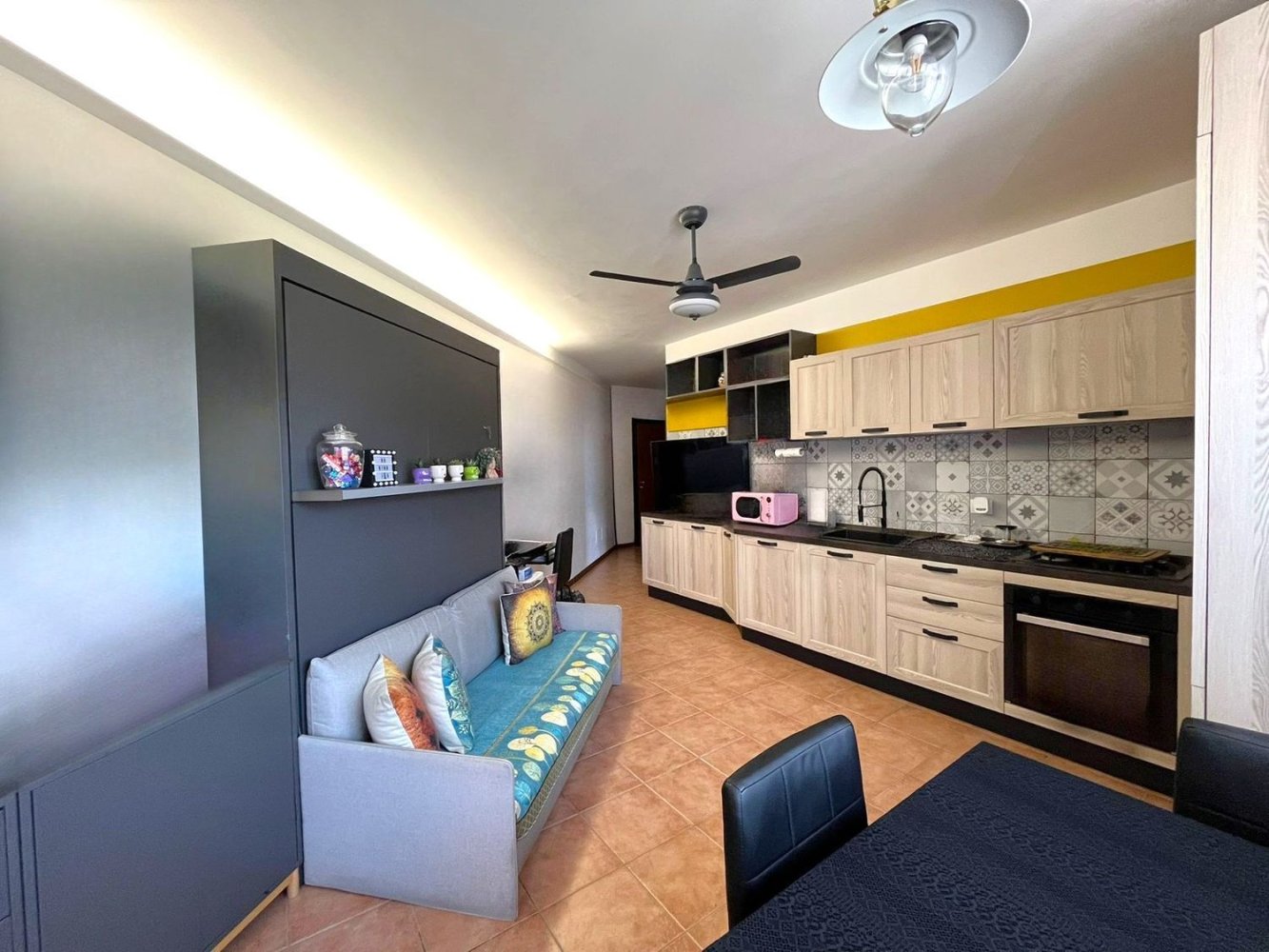 Квартира с 2 комнатами в Рим, Италия № 23278