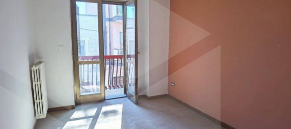 4 rooms House in Bitritto, Italy No. 32406 48