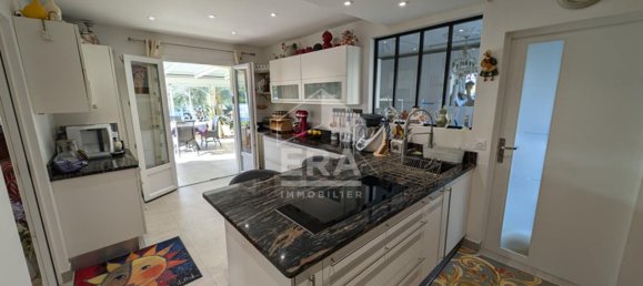 Casa de 7 habitaciónes en Montpon-Menesterol, France No. 328496 9