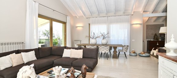 Пентхаус с 3 спальнями в Парабьяго, Италия № 336895 9