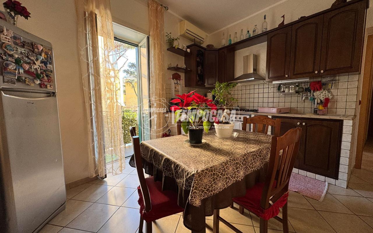 2 rooms Apartment in Naples, Italy No. 75486