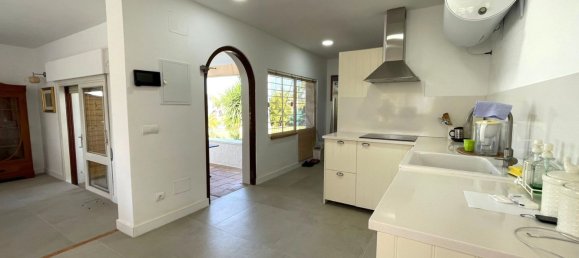 4 bedrooms Villa in Estepona, Spain No. 140102 6