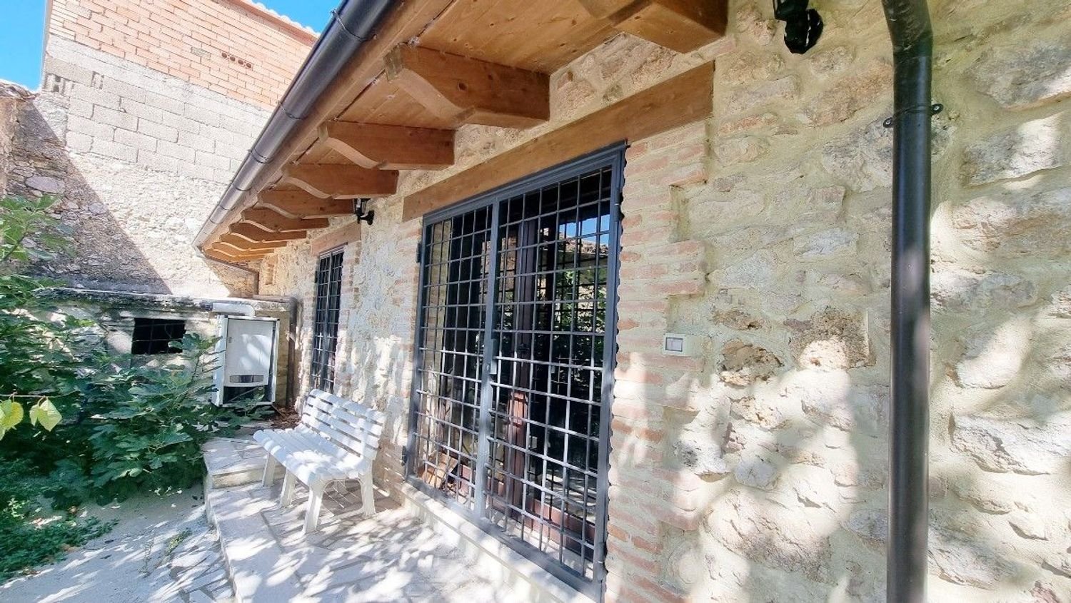 Дом с 4 комнатами в Поджо Бустоне, Италия № 85071