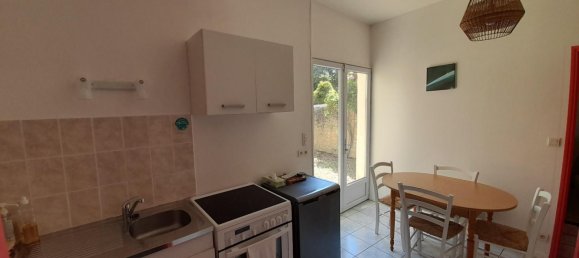 Edificio de 1 dormitorio en Le Blanc, France No. 159377 4