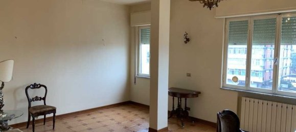 Квартира с 6 комнатами в Масса, Италия № 138141 3