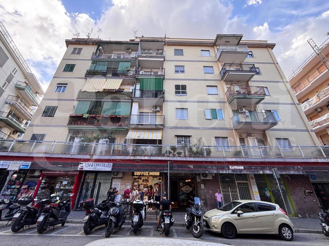 2 bedrooms Apartment in Naples, Italy No. 333810