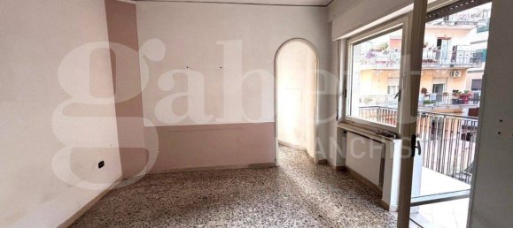 2 bedrooms Apartment in Naples, Italy No. 333810 4