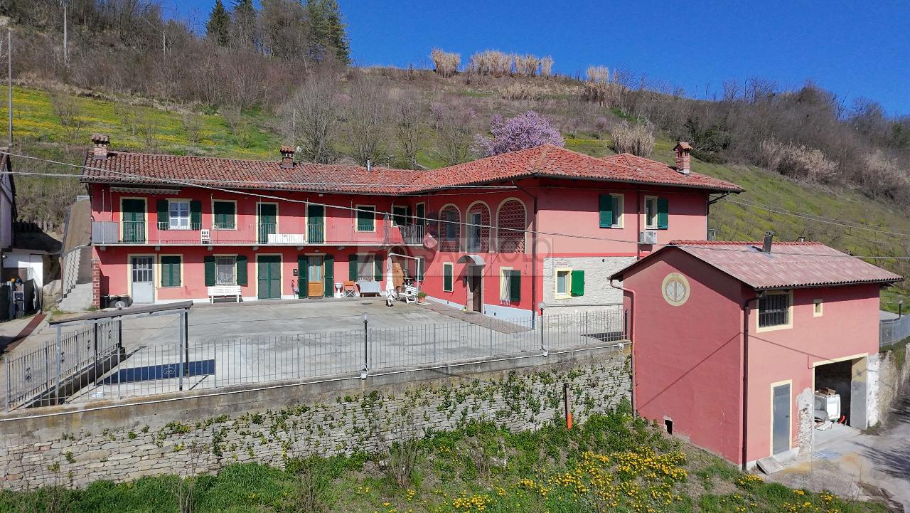 14-Zimmer Wohnung in Diano d'Alba, Italy, Nr. 9387