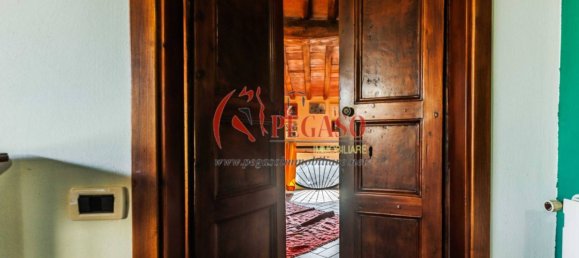 Квартира с 2 спальнями в Пеша, Италия № 349008 26