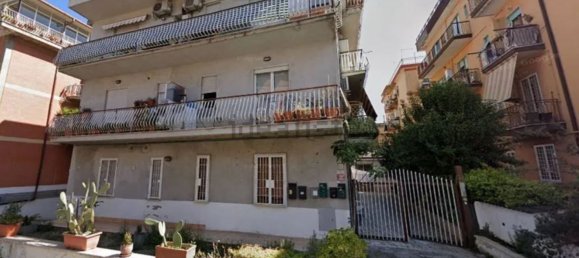 4 rooms Apartment in Rome, Italy No. 12910 9
