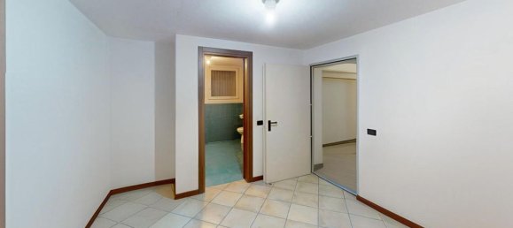 4 Schlafzimmer Villa in Novara, Italy, Nr. 172032 16