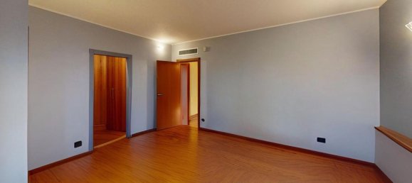 4 Schlafzimmer Villa in Novara, Italy, Nr. 172032 33