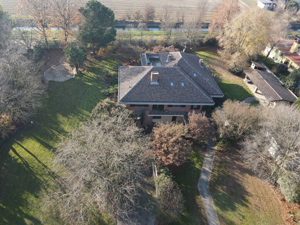 4 Schlafzimmer Villa in Novara, Italy, Nr. 172032