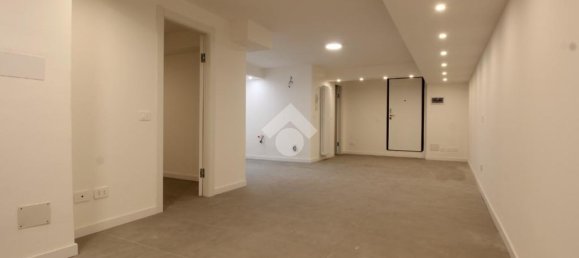 3 rooms Apartment in Segrate, Italy No. 378858 4