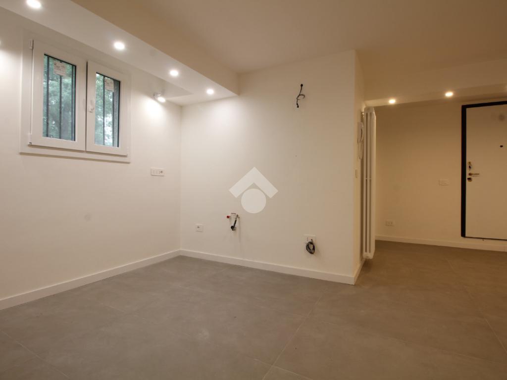 3 rooms Apartment in Segrate, Italy No. 378858