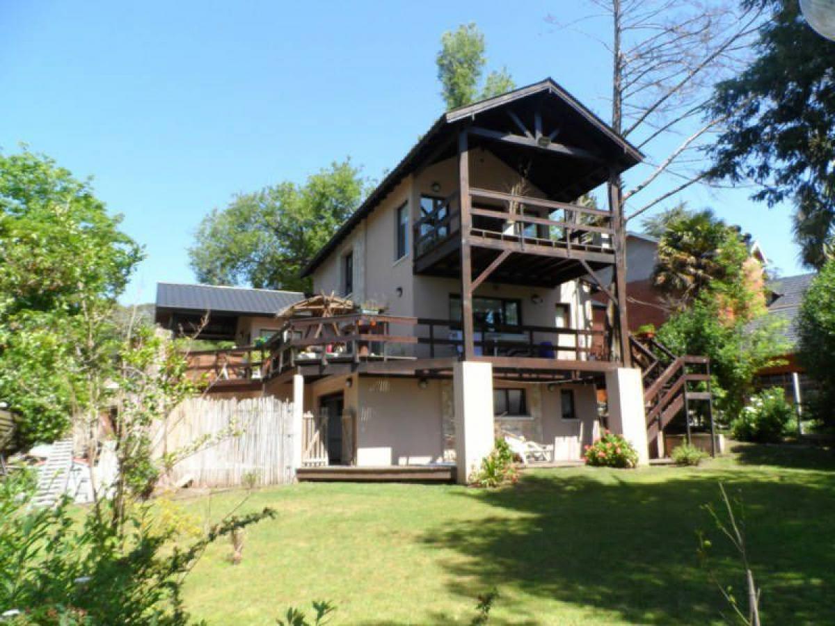 2 bedrooms House in General Pueyrredon, Argentina No. 54085