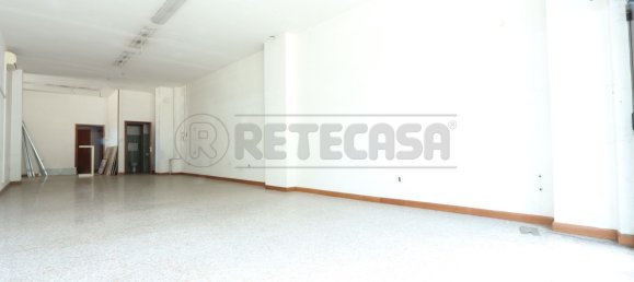 410m² Commercial property in Vicenza, Italy No. 273720 19
