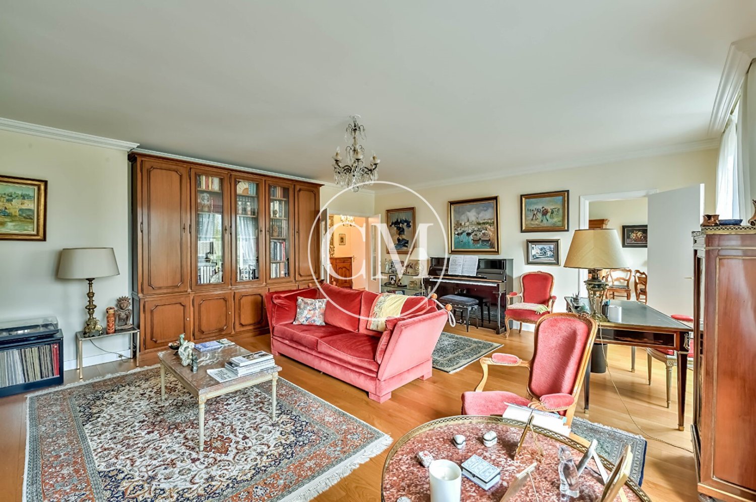 3 chambres Appartement à Versailles, France No. 117574