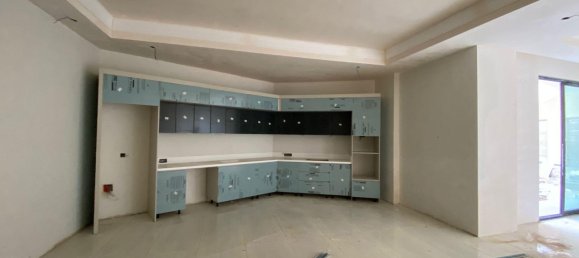 Apartamento de 4+1 en Turkler, Turkey No. 22870 18