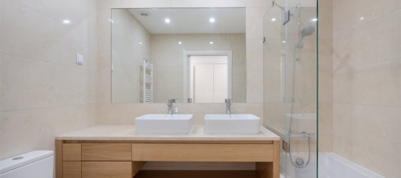 3 bedrooms Apartment in Lisbon, Portugal No. 128963 17