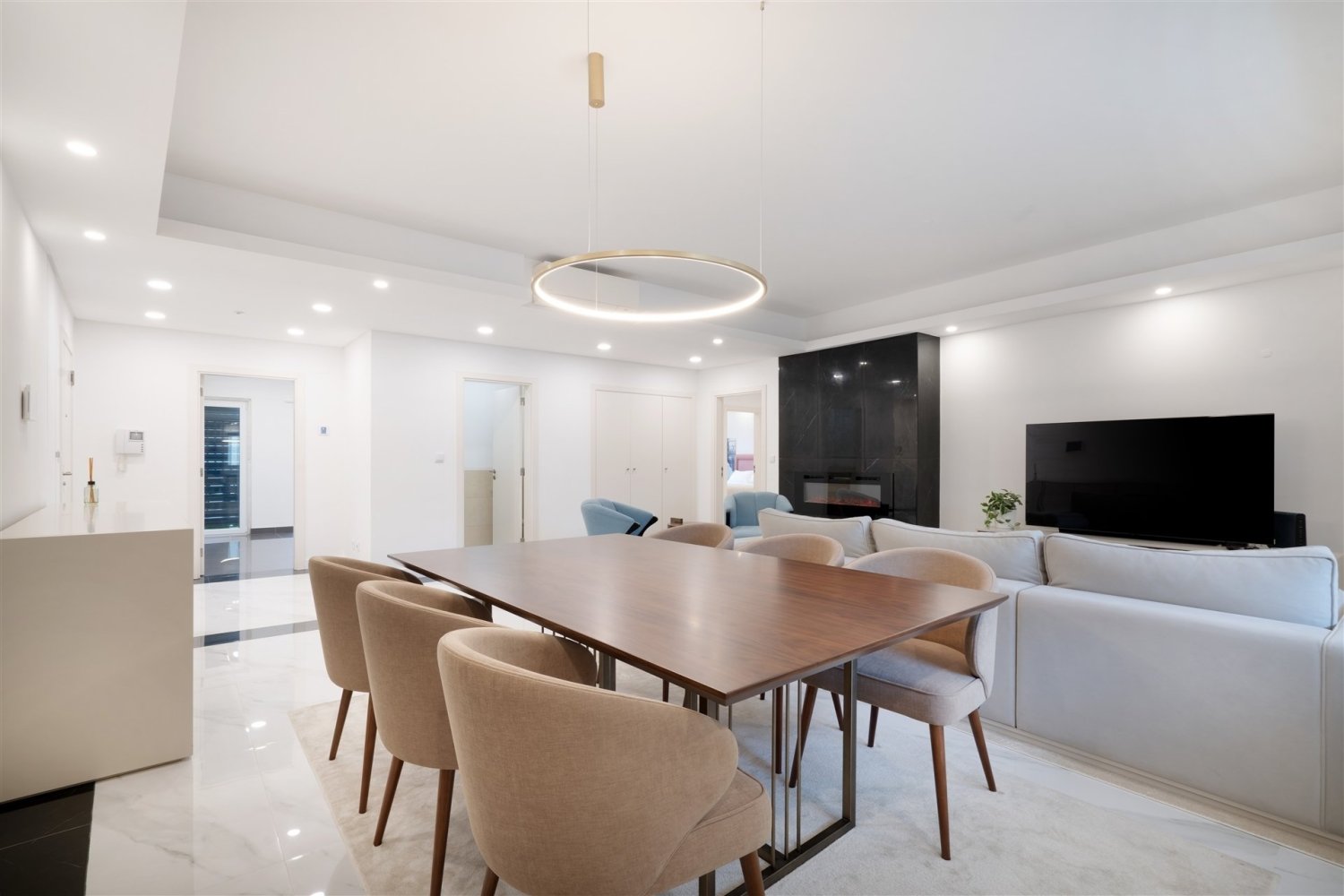 3 bedrooms Apartment in Lisbon, Portugal No. 128963